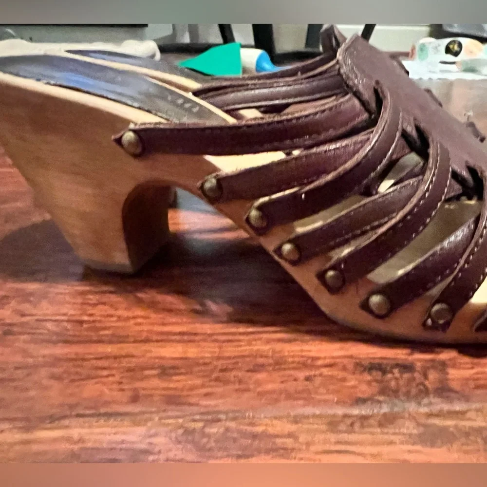 Cathy Jean Women's Brown Leather Sandals, size 5